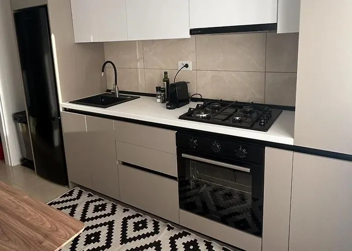 Mareea-parcare Privata Si Balcon-zona Vivo Mall Constanţa