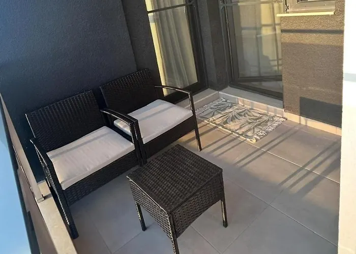 Mareea-parcare Privata Si Balcon-zona Vivo Mall Apartment Constanţa